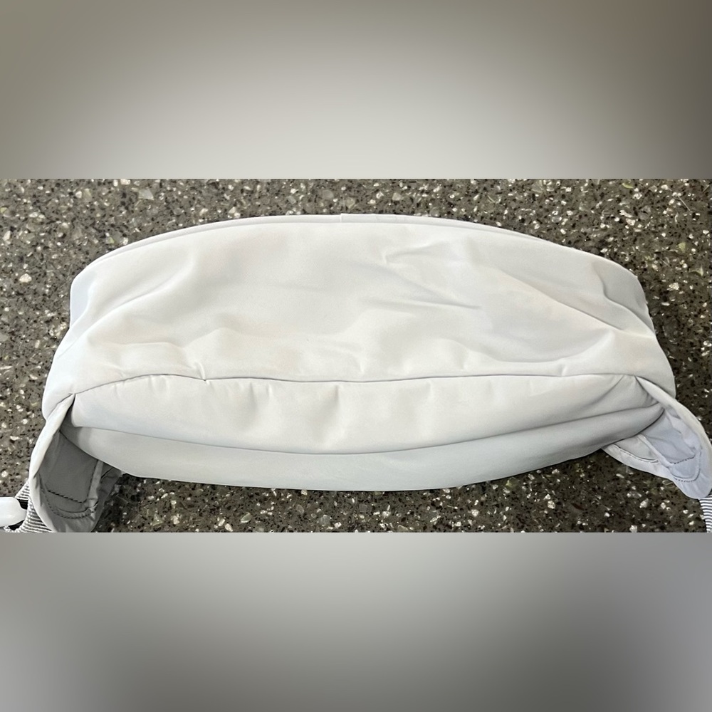 Lululemon Wunderlust Belt Bag Seal Travel Crossbody Gym Workout Office School - Picture 13 of 15